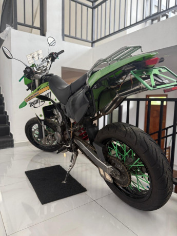 kawasaki-d-tracker-250-d2-big-2