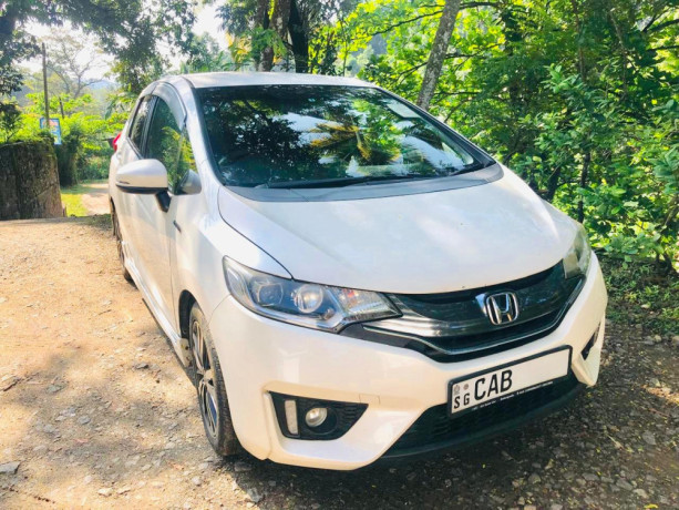 honda-fit-gp5-s-grade-2014-big-0