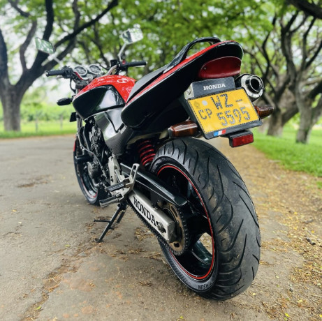 honda-hornet-ch150-f7-2011-big-4