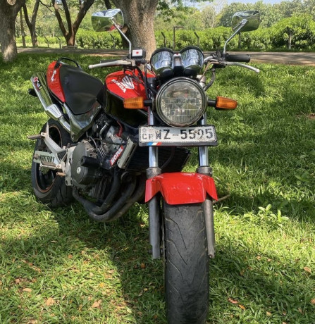 honda-hornet-ch150-f7-2011-big-3