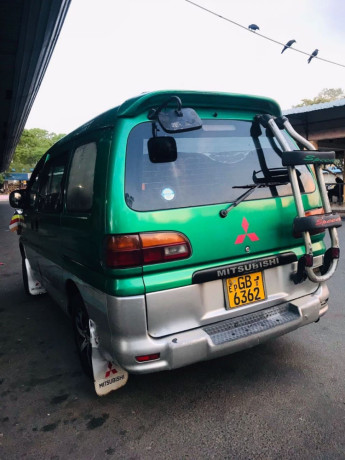 mitsubishi-l400-space-gear-big-2