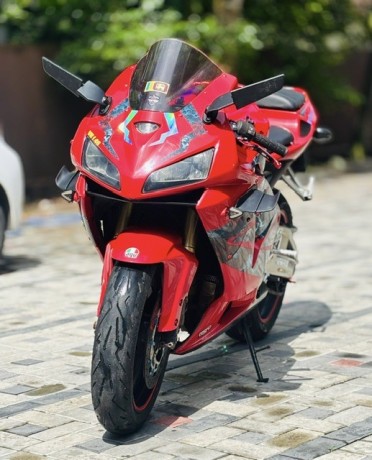 honda-cbr-600rr-big-1