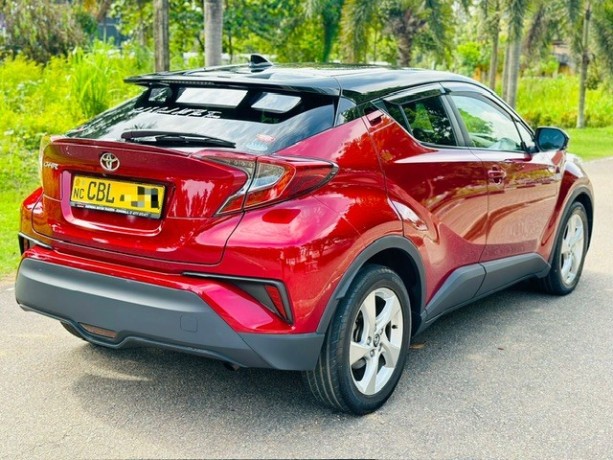 toyota-chr-ngx10-2018-big-1