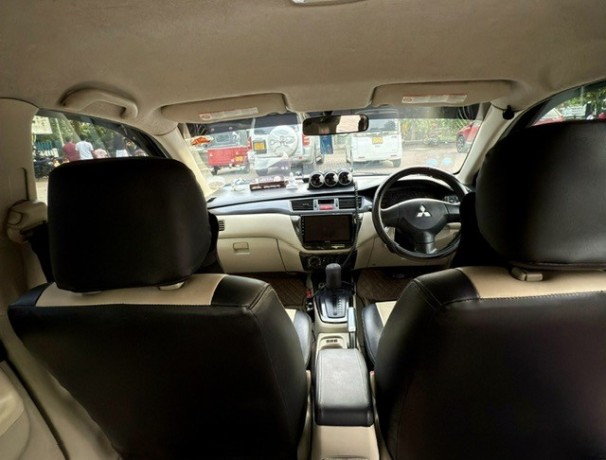 mitsubishi-lancer-cs2-big-4