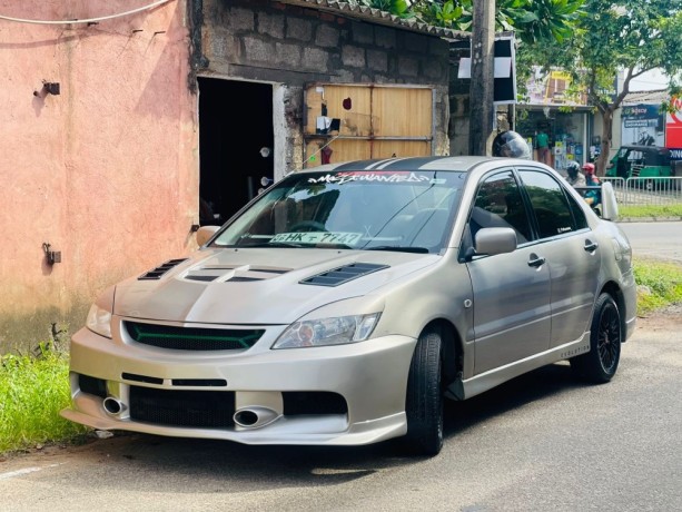 mitsubishi-lancer-cs1-glx-big-0