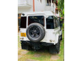 land-rover-defender-2008-small-1