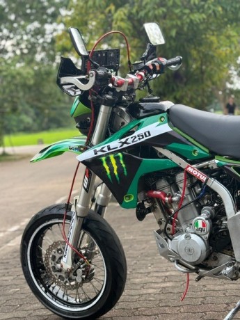 kawasaki-klx-250-2014-big-1