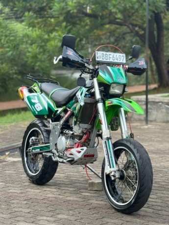 kawasaki-klx-250-2014-big-0