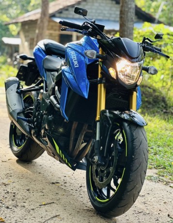 suzuki-gsxs-750-2021-big-1