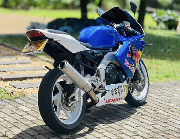 honda-cbr-mc22-registered-big-3