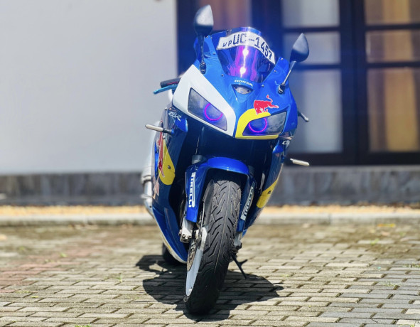 honda-cbr-mc22-registered-big-1
