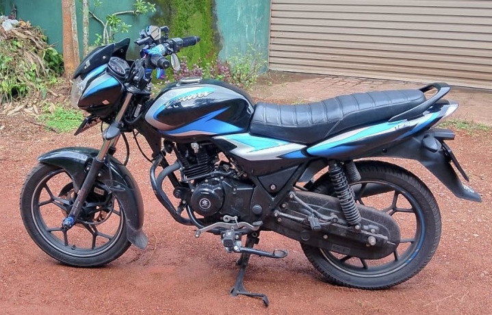 bajaj-discover-125-2024-big-3