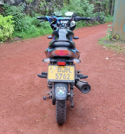 bajaj-discover-125-2024-big-2