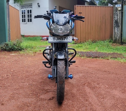 bajaj-discover-125-2024-big-1
