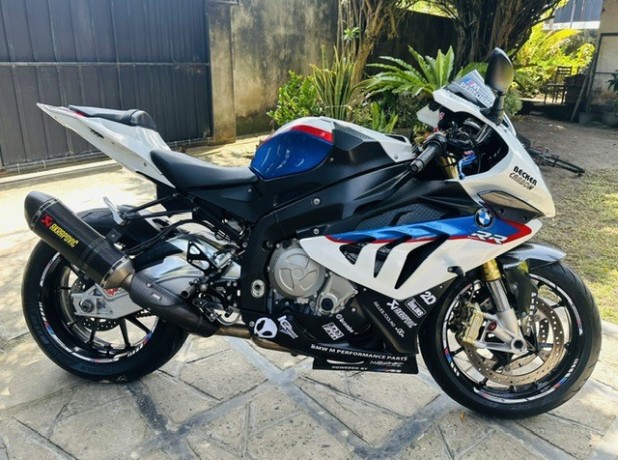 bmw-s1000rr-2014-big-0