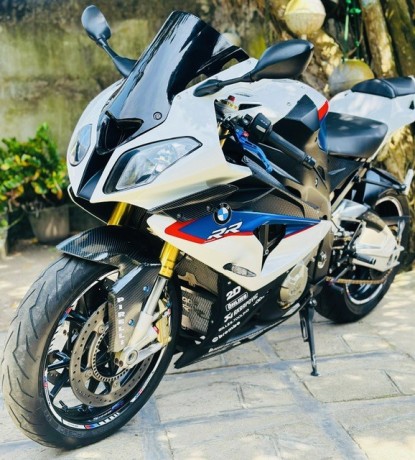 bmw-s1000rr-2014-big-1