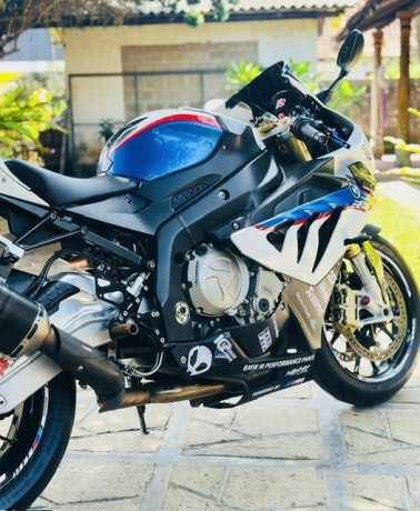 bmw-s1000rr-2014-big-2