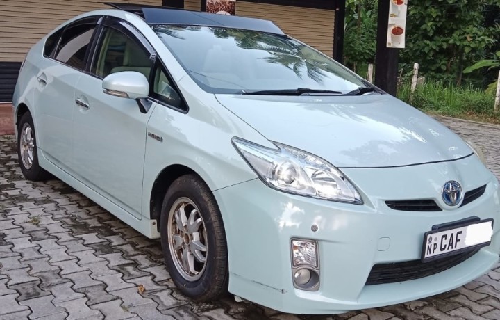 toyota-prius-g-touring-solar-sunroof-model-2015-big-0