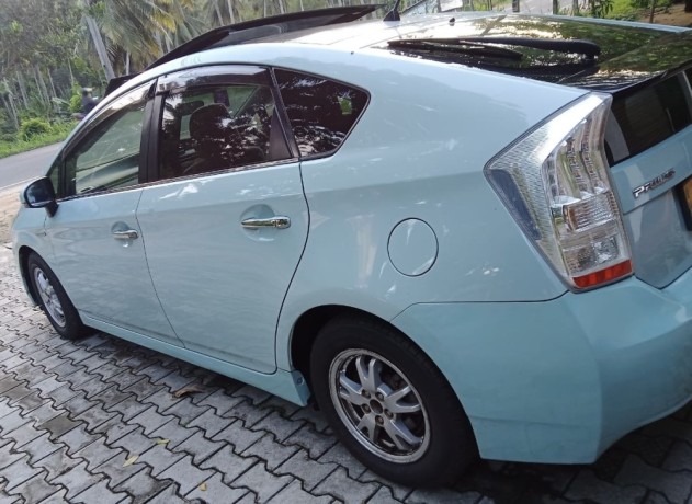 toyota-prius-g-touring-solar-sunroof-model-2015-big-3