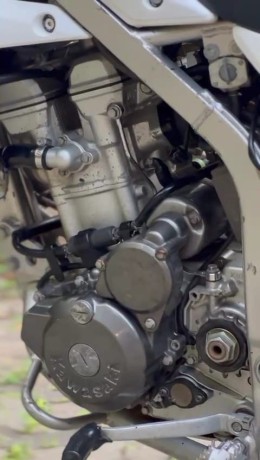 kawasaki-d-tracker-250-d2-big-2