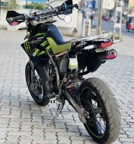 suzuki-sb-tracker-250-big-1
