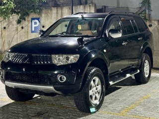 mitsubishi-montero-sports-2015