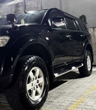 mitsubishi-montero-sports-2015-big-2