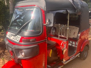 bajaj-4-stroke-threewheel
