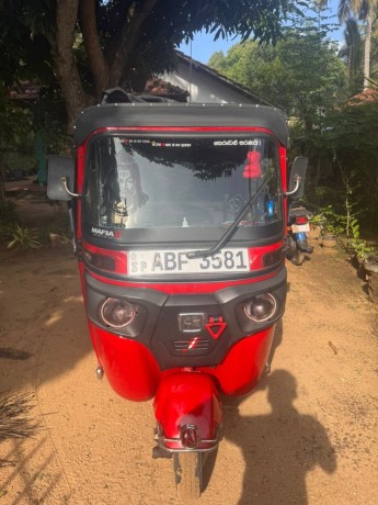 bajaj-4-stroke-threewheel-big-1