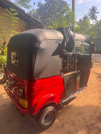 bajaj-4-stroke-threewheel-big-2