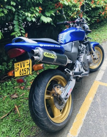 honda-hornet-250-2010-big-1