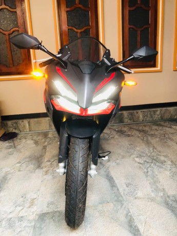 honda-cbr-150-2024-big-1