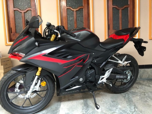 honda-cbr-150-2024-big-2