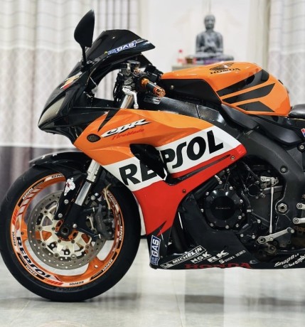 honda-cbr-1000-repsol-big-2
