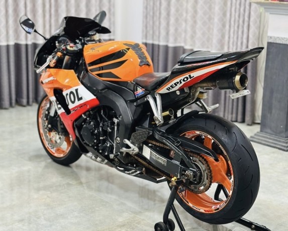 honda-cbr-1000-repsol-big-1