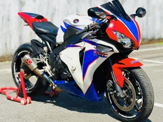 honda-cbr-1000-2010