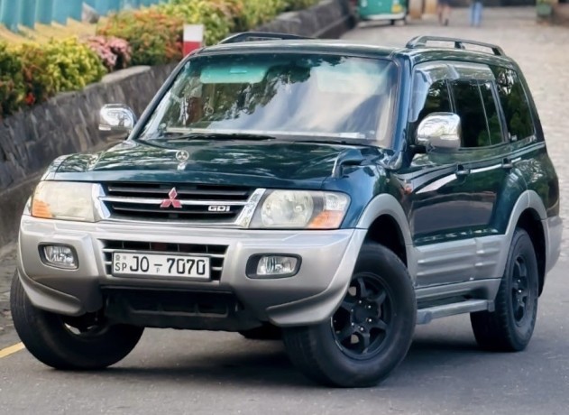 mitsubishi-montero-v75-big-1