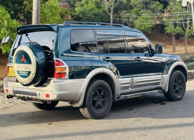 mitsubishi-montero-v75-big-2