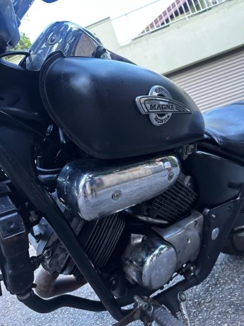 honda-magna-250-registered-big-3