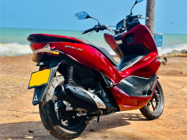 honda-pcx-big-1