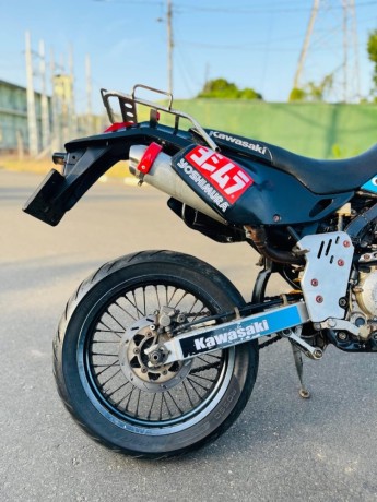 kawasaki-d-tracker-250-d2-big-4