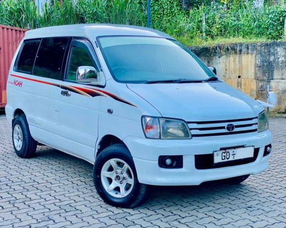 toyota-townace-noah-big-1