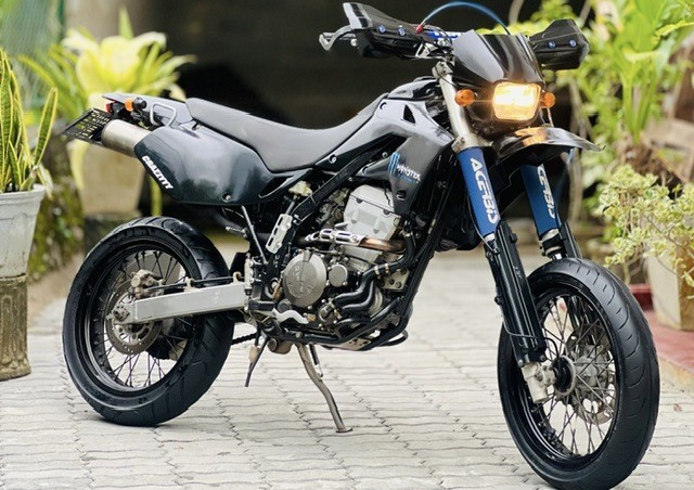 kawasaki-d-tracker-250-d2-big-0