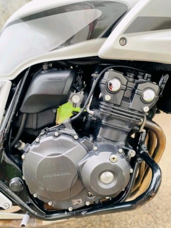 honda-cb400-revo-2015-big-4