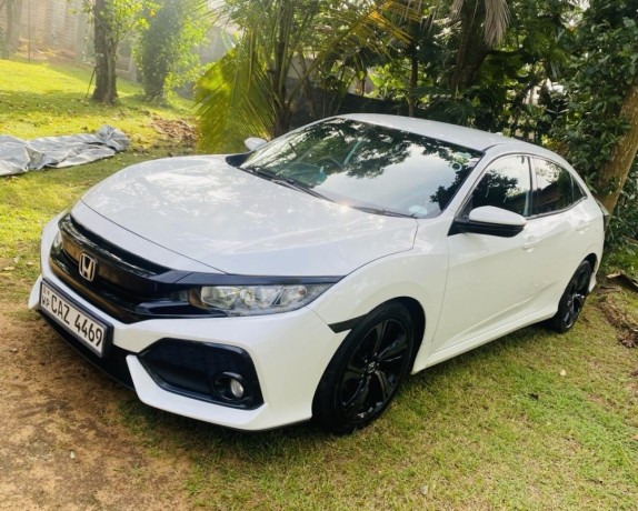 honda-civic-sr-2018-big-0
