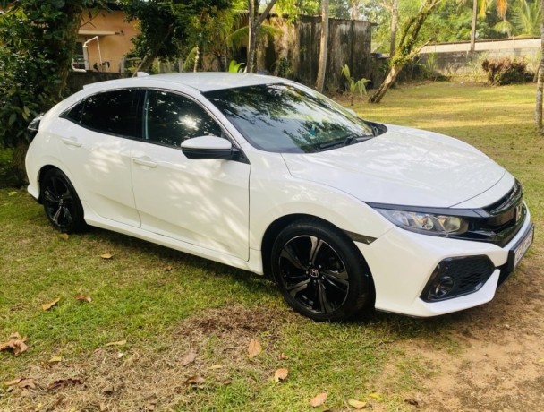 honda-civic-sr-2018-big-1