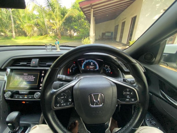 honda-civic-sr-2018-big-3