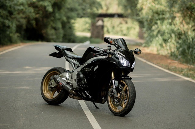 honda-cbr-1000rr-big-0