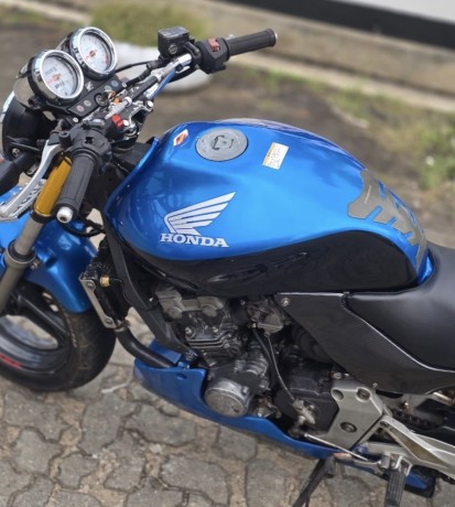 honda-hornet-250-ch115-big-2