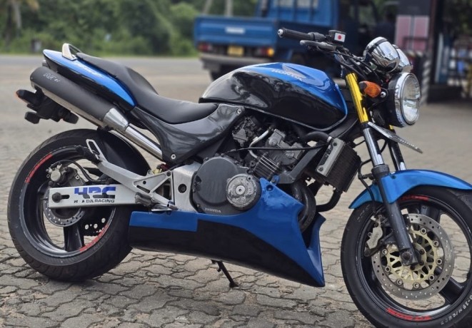 honda-hornet-250-ch115-big-1